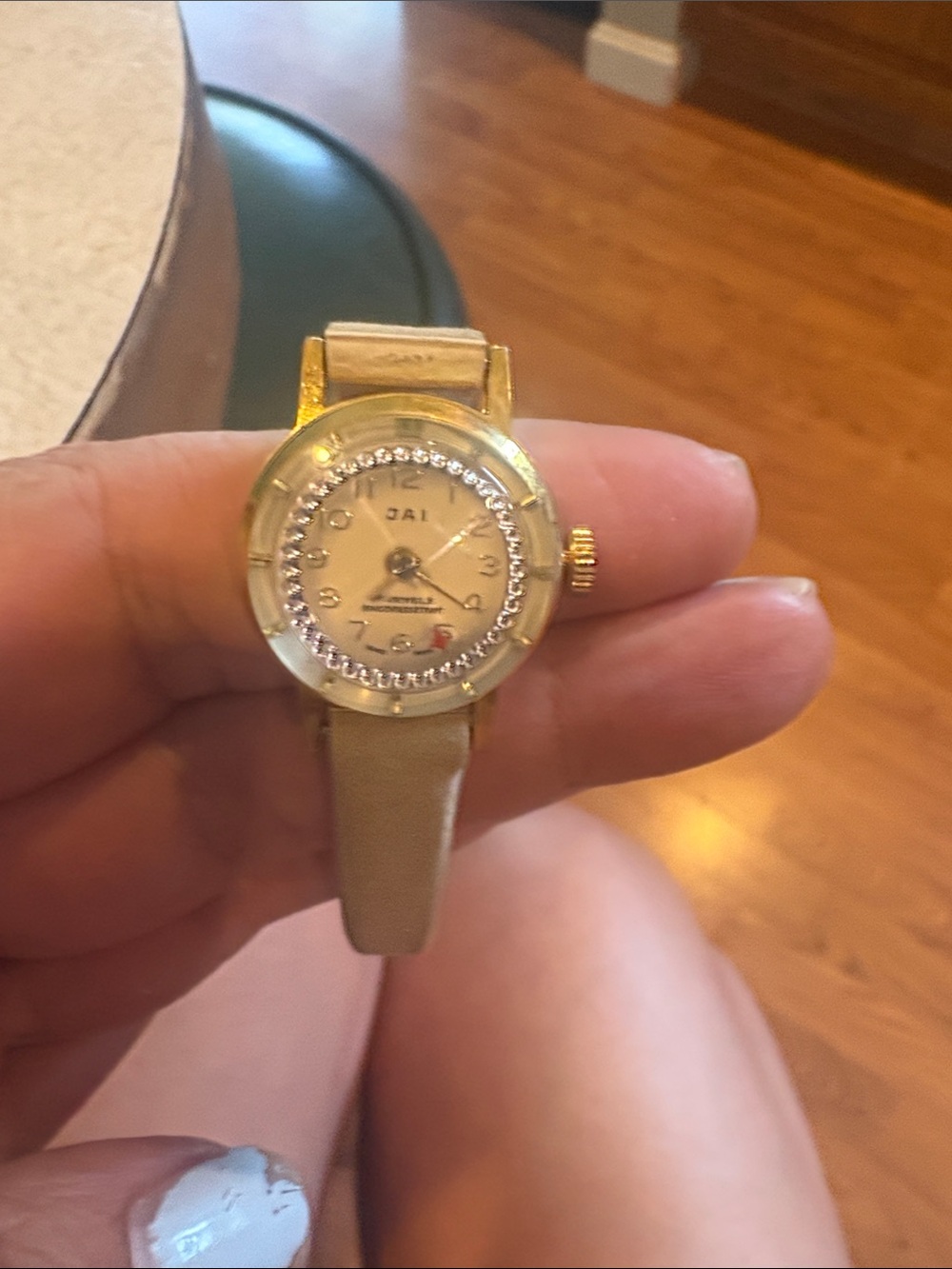 Vintage Gold-Tone Ladies Watch with Rhinestone Dial